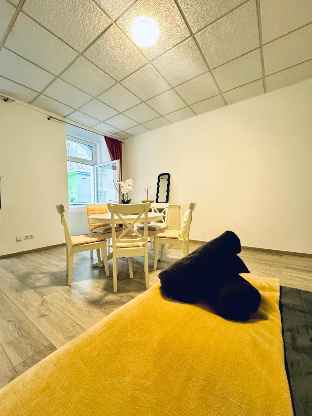 Amazing 2Br Apartment Near Praterstern Wien Eksteriør bilde