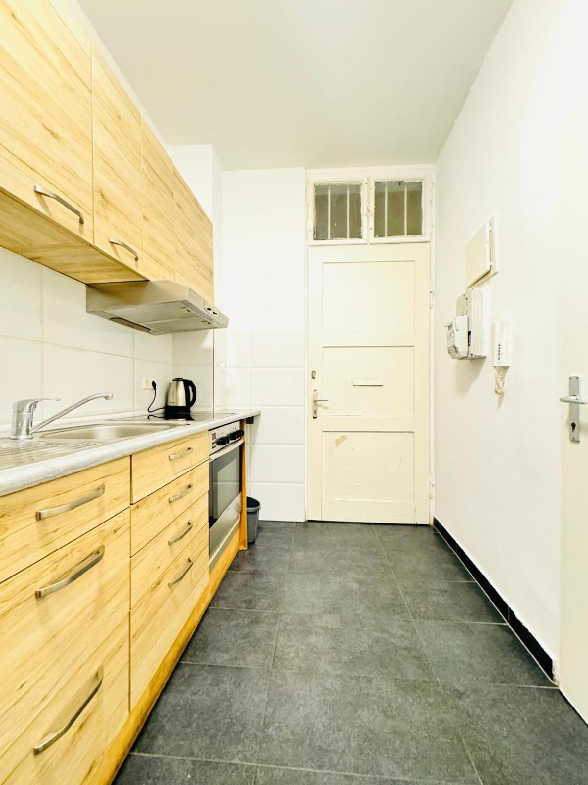 Amazing 2Br Apartment Near Praterstern Wien Eksteriør bilde